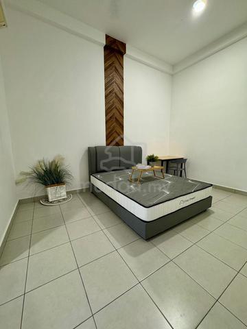 Netizen master room for rent 1