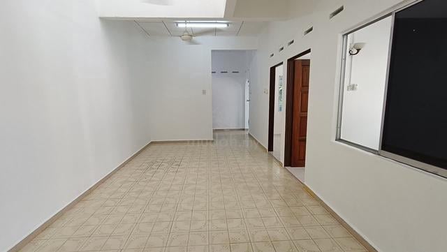 HOT! Bukit Beruang Corner Lot House For Rent 3R2B  1