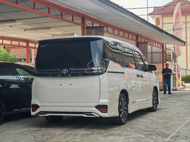 2023 Toyota VOXY 2.0 S-Z MODELISTA BOSDYKITS - 2
