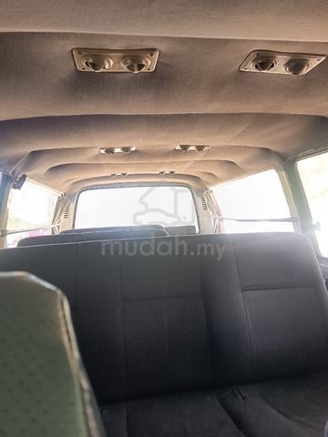 2003 Toyota HIACE 2.4 (M) - 5