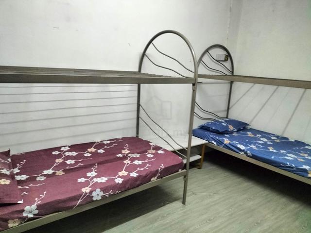 Bilik Sewa Kongsi Perempuan 1