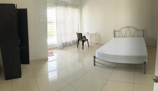 Master Room with Private Bathroom to Rent at Bandar Botanic Klang 1