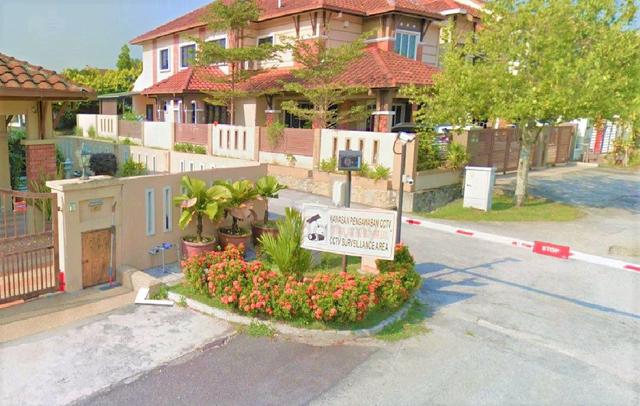 Nice gated & guarded 2 storey Superlink House Kinrara, fully aircond 1