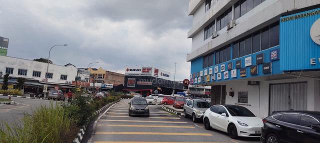 Cheras Batu 11 (1st floor) Corner lot for Rent 1