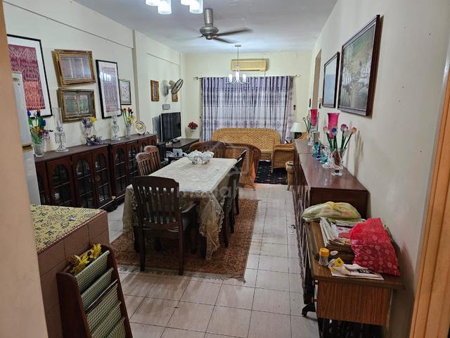 Bukit Merah Laketown 3