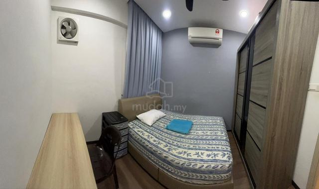 (Direct Owner) Golden Triangle Room for Rent 1