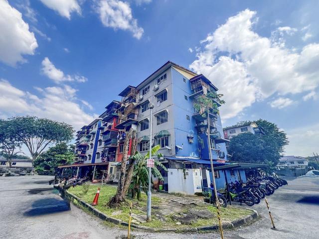 Flat PKNS Seksyen 18 Shah Alam 1
