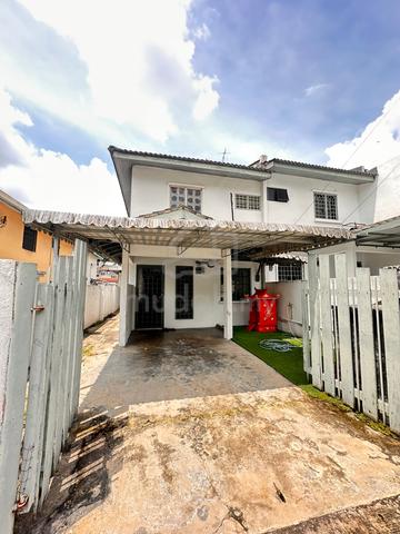 2-storey Terraced House 62B Menjalara 1