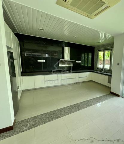 3 Storey Gated Guarded Bungalow @ BayGarden Bayan Indah Bayan Lepas 1