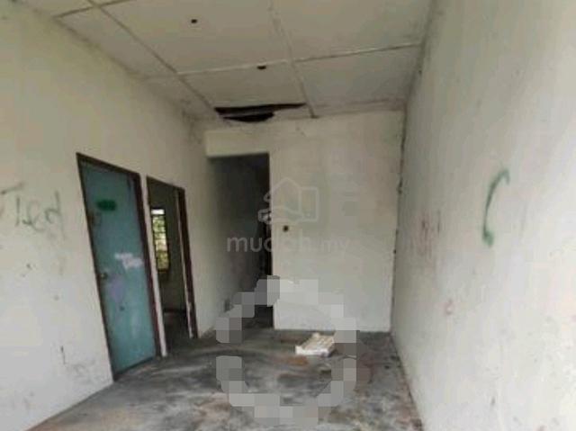 1sty Low Cost Terrace House Facing Open 3