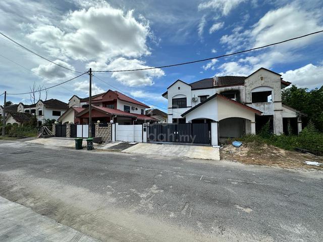Amanjaya zon Angerrik Rumah Rosak 2 Stry Semi-D Corner Below Market 1