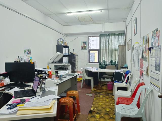 Larkin Perdana 1 , Shoplot For Sale 5