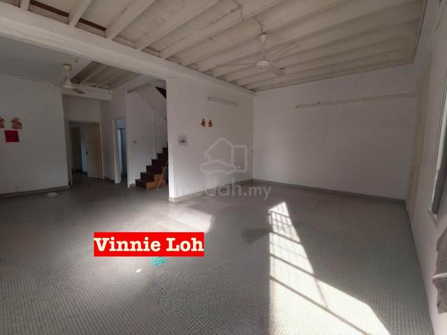 Semi-Detached House For Rent @ Jalan Tembaga, Greenlane, Penang 1