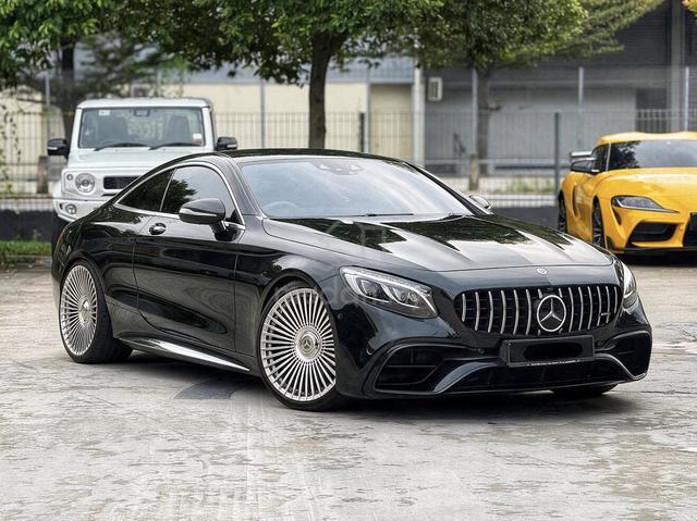 2018 Mercedes-AMG S63 4Matic+ Coupe V8 WELL KEPT - 1