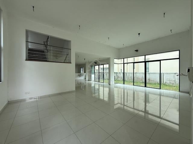 3 Storey Bungalow @ Villa 33 House 1