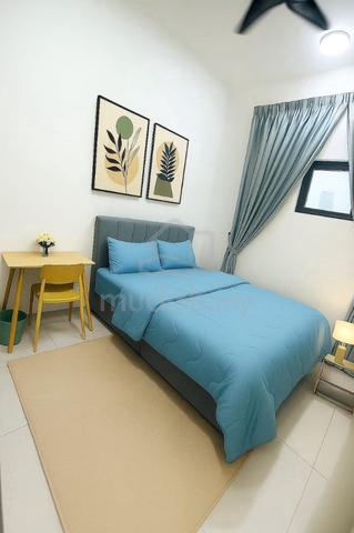 Sinaran Residence, Batu Kawan, Penang- Middle Room 1