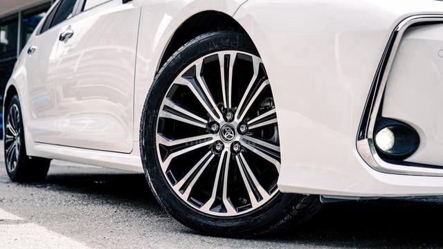 Toyota COROLLA ALTIS 1.8 G FLIFT S.RIM L.SEAT 2021 - 5