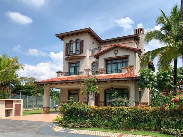 [BELOW MARKET 500K]3Storey Bungalow Diamond Residence 1