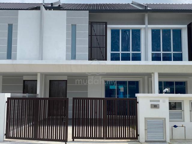 2 Storey Terrace House ๐ก 1