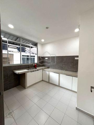 Kulai Taman Scientex, TownHouse 1"Floor 3Bed, Full Loan Near Lagenda 1