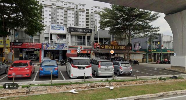 Facing Mainroad 2 Storey Shop Taman D'Alpinia Puchong Selangor 1