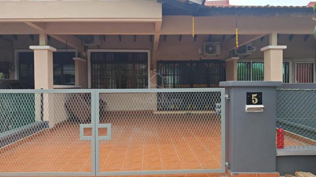 Free Aircond,sofa โ
Rumah Teres Balok Perdana 1