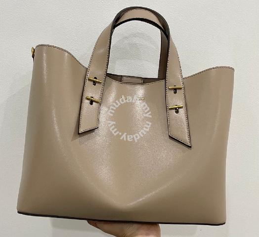 Harga beg charles outlet and keith original