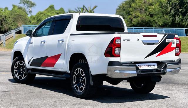 2024 Toyota HILUX 2.4 V FL 12K SUPERBLOW WITH WRTY - 3
