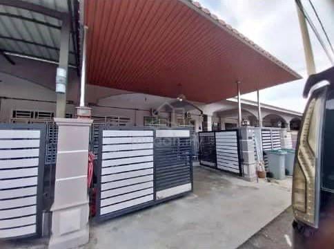 House For Sale Jalan Temenggong,Muar 1
