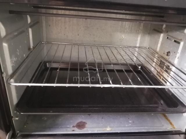 used oven - sharp branded - photo 2 of 2