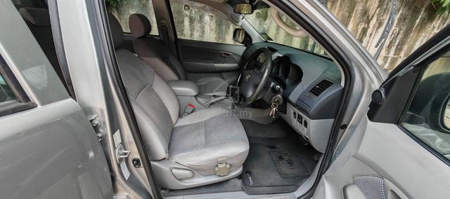 2010 Toyota HILUX 2.5 G (A) - 5