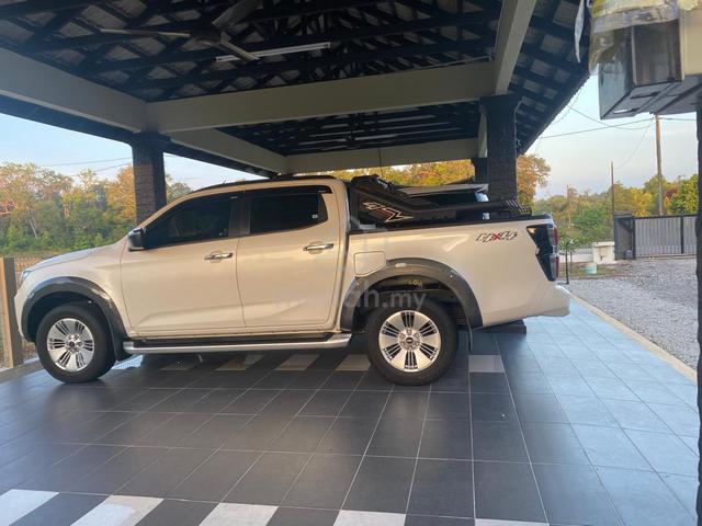 2022 Isuzu D-MAX PREMIUM 1.9L (A) - 4