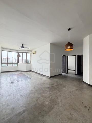Pantai Apartment 1