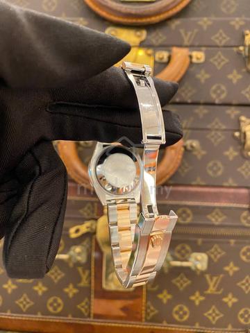 Carousel Image
