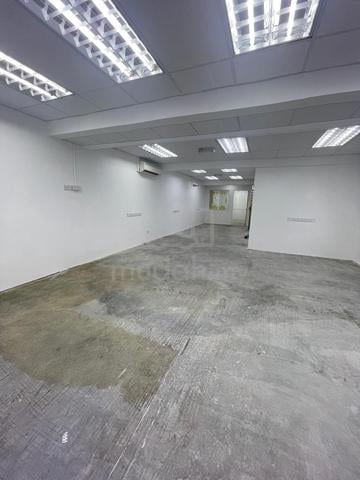 Batu Maung Shop office|Well Maintain, Prime Location, Easy Accessible| 1
