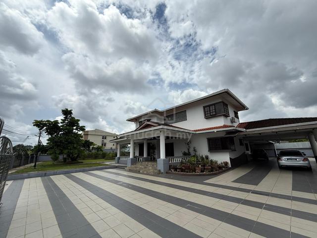 DETACHED BUNGALOW FOR SALE At ROCK ROAD 2 1/2 MILE KUCHING 1
