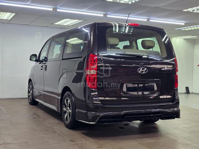 2018 Hyundai GRAND STAREX 2.5 ROYALE FACELIFT (A) - 3