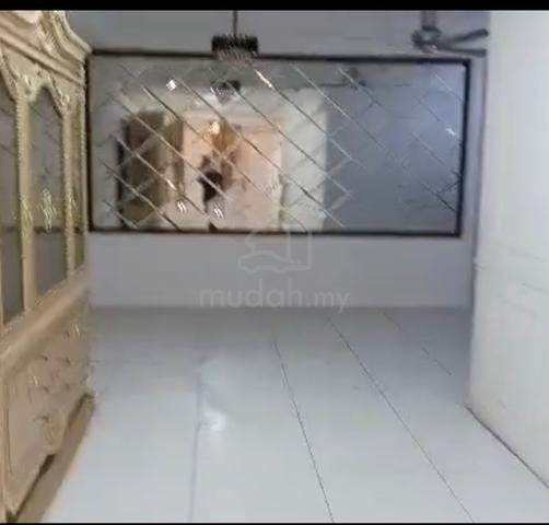 Rumah 1.5 tingkat 1