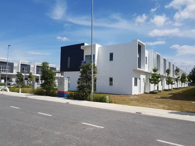 Corner Unit 2 Storey Terrace House Cybersouth Dengkil Selangor 1
