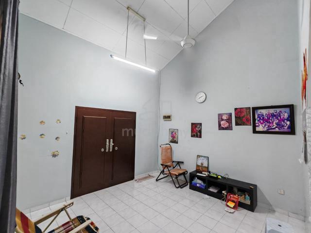Kulai Bandar Putra 1.5 Storey Superlink House [24'x75'] Full Loan Unit 3