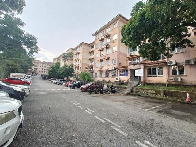 saujana apartment 1