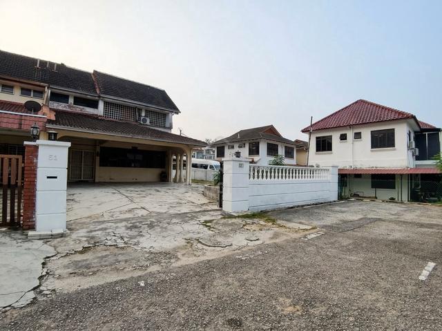 End Lot With Land Taman Kolam Air, Johor Bahru 1