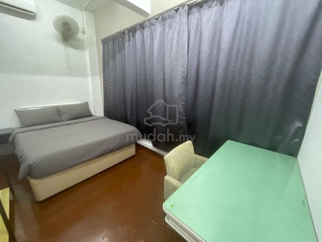 Taman Molek Common Room for Rent 1