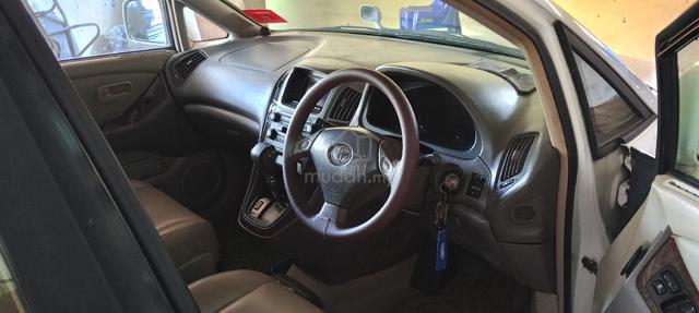 2001 Toyota HARRIER 3.0 V6 (A) - 4