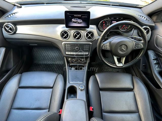 2020 Mercedes GLA220 4MATIC 2.0 A LIKE NEW NOSMOKE - 4
