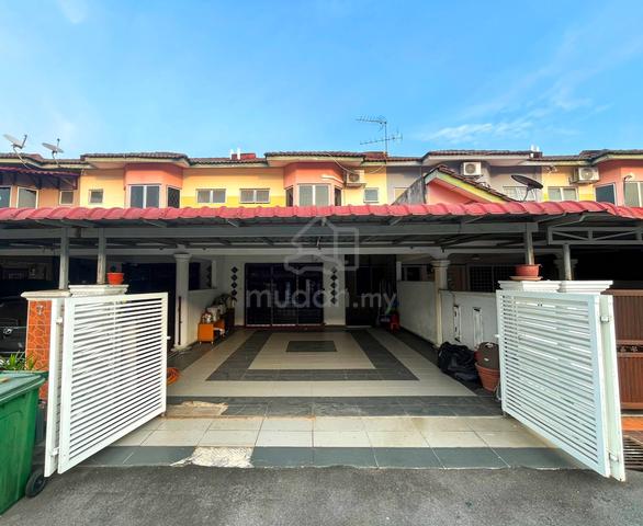 Freehold Renovated Double Storey Taman Bangi Ria Kajang 1