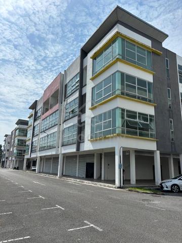 6 Units of 4-Storey Shops at Central World, Jalan Pending For Sale 1