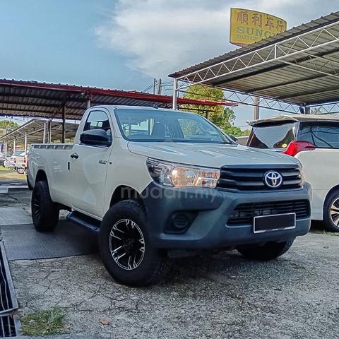 Toyota Hilux Single Cab 2.4 Manual - 1