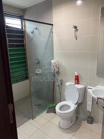 (Bandar Kinrara Puchong) Big room for rent in a landed house 3