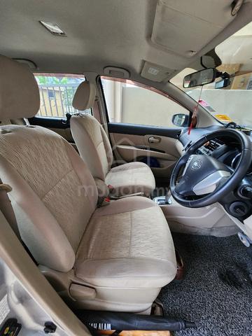 2015 Nissan GRAND LIVINA 1.8 CLASSIC/COMFORT (A) - 4